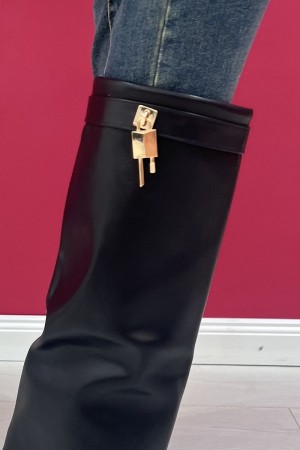 carola-Stiefel mit seitlicher Schnalle-Carola-Stiefel mit seitlicher Schnalle-Carola-Stiefel mit Seitensschnalle