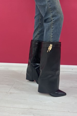 carola-Stiefel mit seitlicher Schnalle-Carola-Stiefel mit seitlicher Schnalle-Carola-Stiefel mit Seitensschnalle