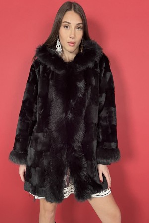 ecopelliccia bellissima con profili a pelo lungo  ecopelliccia bellissima con profili a pelo lungo  ecopelliccia bellissima c...