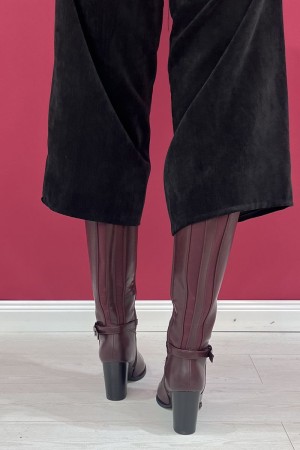 morena-Stiefel mit Gummiband auf dem Morena-Kofferraum mit elastisch auf dem Gambale Morena-Stiefel mit elastischem am Bein