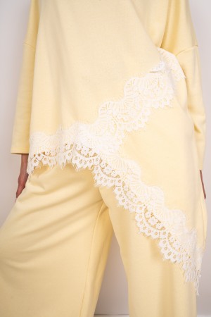 koordinierte BRENDA Asymmetrische Mesh mit Spitze und Hosen mit Spitze am koordinierten Hintergrund Brenda Asymmetrische Mesh mi