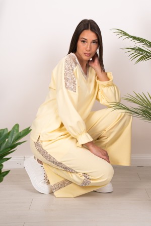 coordonné Sara Maglia et pantalons côtelés avec des paillettes coordonnées Sara Mesh et pantalon côtelé avec ...