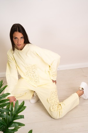 miriam Coordinó la malla y los pantalones con lentejuelas y bordados Coordinó Miriam Mesh y Pantalones con lentejuelas y bordado