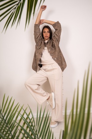 veste de Karen dans une veste ecocompany perforée avec strass karen veste en écocamosité perforée avec veste Karen strass à Ecoc