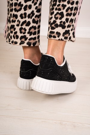 Belles baskets avec strass Belles baskets avec strass Belles baskets avec strass