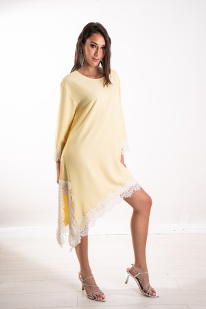 robe Diana avec profilés en dentelle et robe Diana Gap avec profilés en dentelle et ventilation de la robe Diana avec des profil