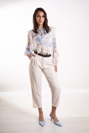 blusa de orquídea de fantasía con volantes 