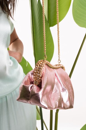 Clutch Preziosa a mano con tracolla Clutch Preziosa a mano con tracolla Clutch Preziosa a mano con tracolla