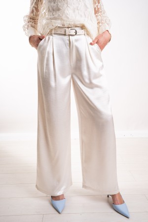 chemisier de dentelle Berlin coordonné et pantalon de satin coordonné Berlin dentelle chemisier et pantalon de satin coordonné B