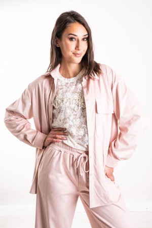 chemise et pantalons coordonnés Celeste dans une chemise et un pantalon coordonné célébrité coordonnées dans une coordination ec