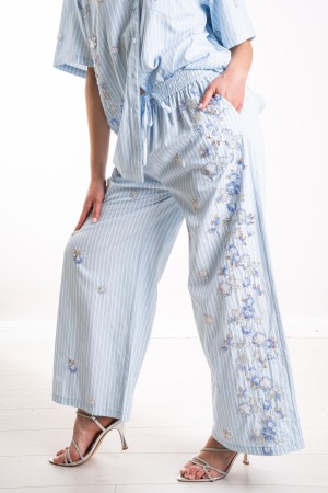 camisa y pantalones coordinados de Corfú con cuentas coordinadas Corfú de corfú y pantalones apresurados con cuentas coordinadas