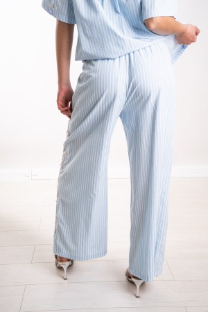 camisa y pantalones coordinados de Corfú con cuentas coordinadas Corfú de corfú y pantalones apresurados con cuentas coordinadas