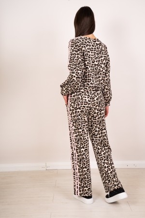 coordinated Giulia Maglia and Animalier pants with side bands coordinated Giulia knit and animal pants with bands ...
