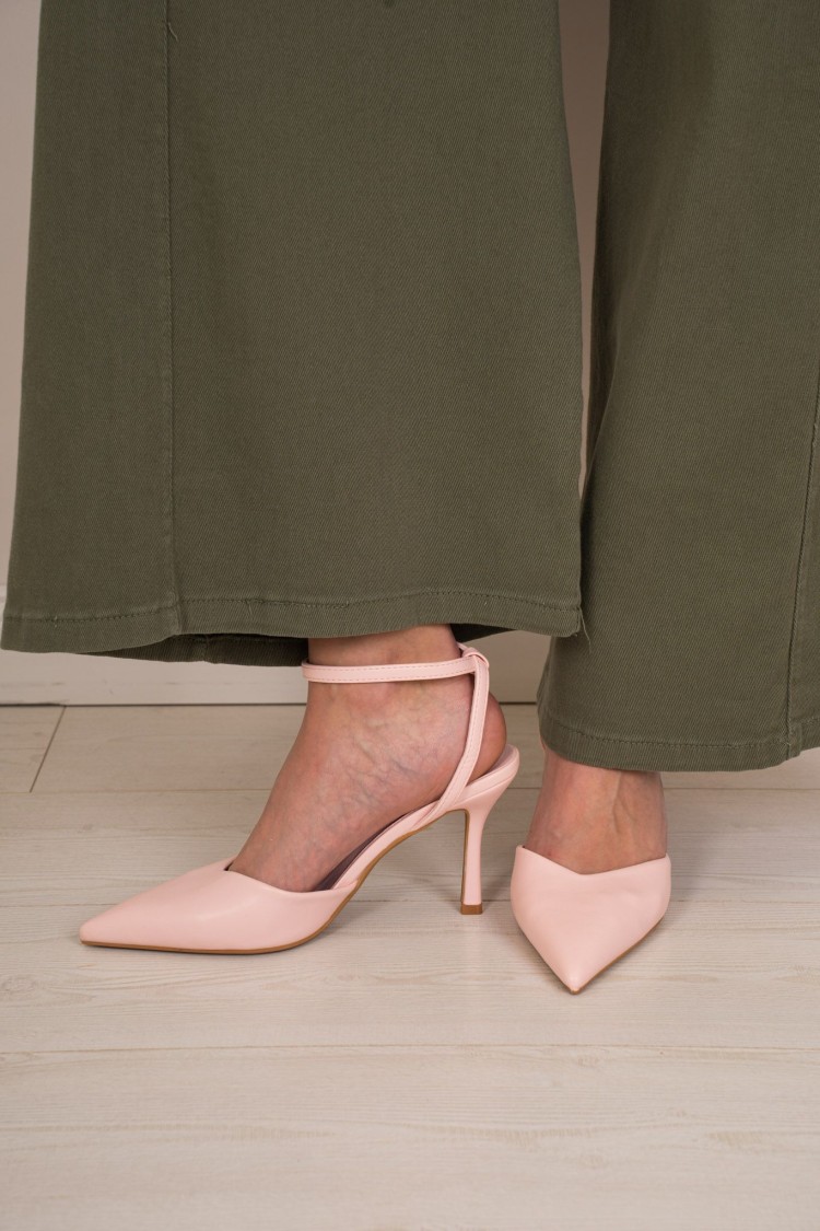 My décolleté with heel and strap of my décolleté with heel and strap of my décolleté with heel and strap