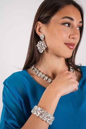 blusa de Hawái coordinada con lentejuelas y pantalones con volantes con lentejuelas y pantalones con lentejuelas y pantalones co