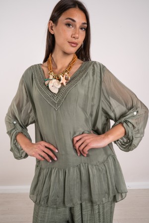 coordinato claudia in seta blusa scollo a v in macrame e pantalone con ricami  coordinato claudia in seta blusa scollo a v in...