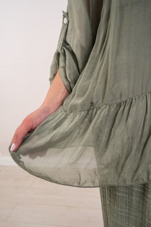 koordinierte Claudia in Seidenbluse-V-Ausschnitt in Makramee und Hose mit Stickerei 