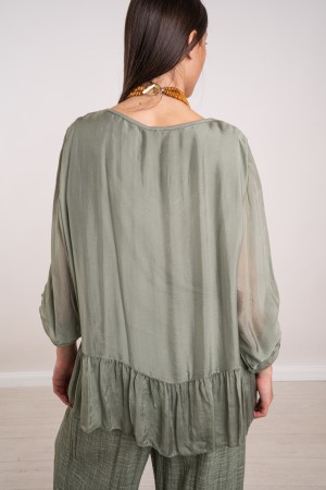 coordinato claudia in seta blusa scollo a v in macrame e pantalone con ricami  coordinato claudia in seta blusa scollo a v in...