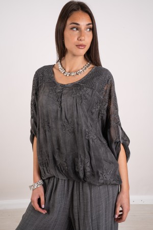 coordinato debora in seta blusa e pantalone con ricami  coordinato debora in seta blusa e pantalone con ricami  coordinato de...