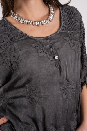 coordinato debora in seta blusa e pantalone con ricami  coordinato debora in seta blusa e pantalone con ricami  coordinato de...