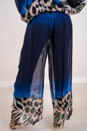 coordinated Valeria Blusa and Animalier Fantasy Trousers Coordinated Valeria Bluse and Animalier Fantasy Trousers Coordinated ..