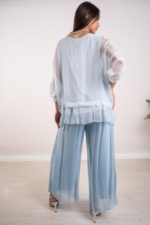 koordinierte Stefy in Seidenbluse und Hose mit Stickereien und Pailletten 