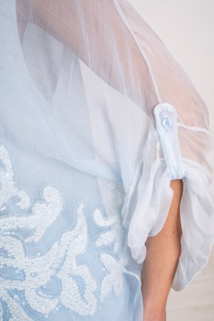 koordinierte Stefy in Seidenbluse und Hose mit Stickereien und Pailletten 