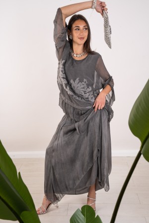 vera coordinated in silk blushe skirt with embroidery and sequins coordinated vera silk blushe skirt with embroidery and sequins