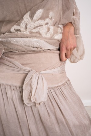 vera coordinated in silk blushe skirt with embroidery and sequins coordinated vera silk blushe skirt with embroidery and sequins