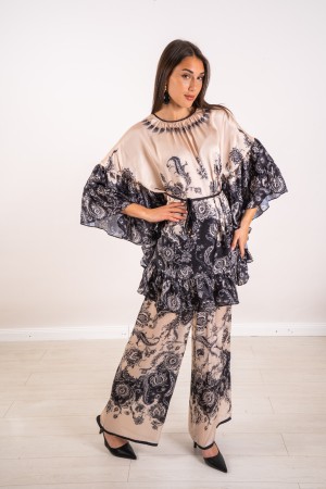 coordinated Guatemala Blouse with Ruches and Pants Fantasy Coordinated Guatemala Blouse with Ruches and Fantasy Trousers Coord .