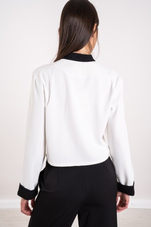 chemise coordonnée de la rose et du pantalon en Croatie avec une chemise de chaîne coordonnée Croatie avec un bouton de rose et 