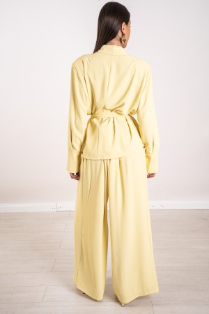 veste et pantalon coordonné de Salerno sur une veste et un pantalon de Salerno coordonnés sur une veste et un pantalon de Salern