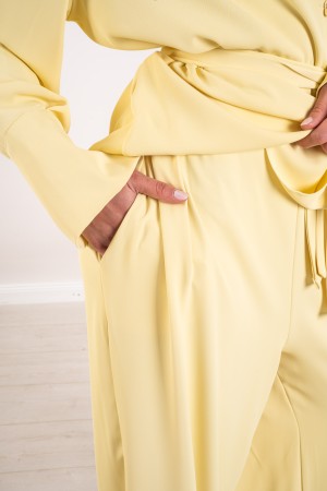 veste et pantalon coordonné de Salerno sur une veste et un pantalon de Salerno coordonnés sur une veste et un pantalon de Salern