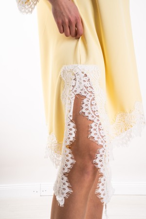 diana-Kleid mit Spitzenprofilen und Gap-Diana-Kleid mit Spitzenprofilen und Diana-Kleid-Zusammenbruch mit Spitzen- und Schlitzpr