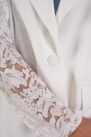 coordinated Oxford Curvy jacket and pants with lace sleeves 