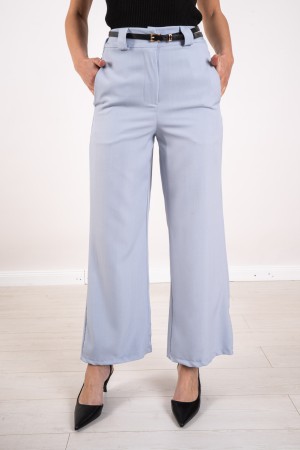 chaqueta de dulces coordinada y pantalones básicos 