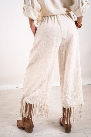 camisa hermosa coordinada y pantalones de lino con bordados y flecos 