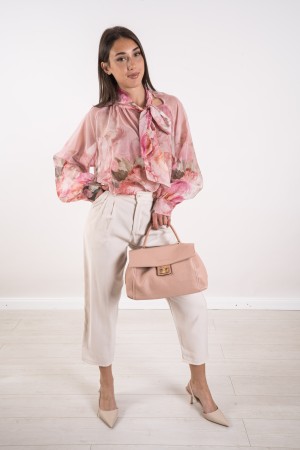 camilla-Bluse mit Fiokko-Bluse Camilla mit Fiokco-Bluse Camilla mit Bogen