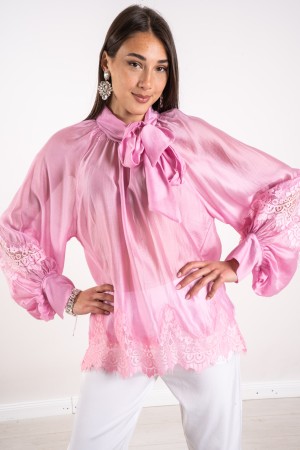 blusa carolina con fiocco e pizzo  blusa carolina con fiocco e pizzo  blusa carolina con fiocco e pizzo