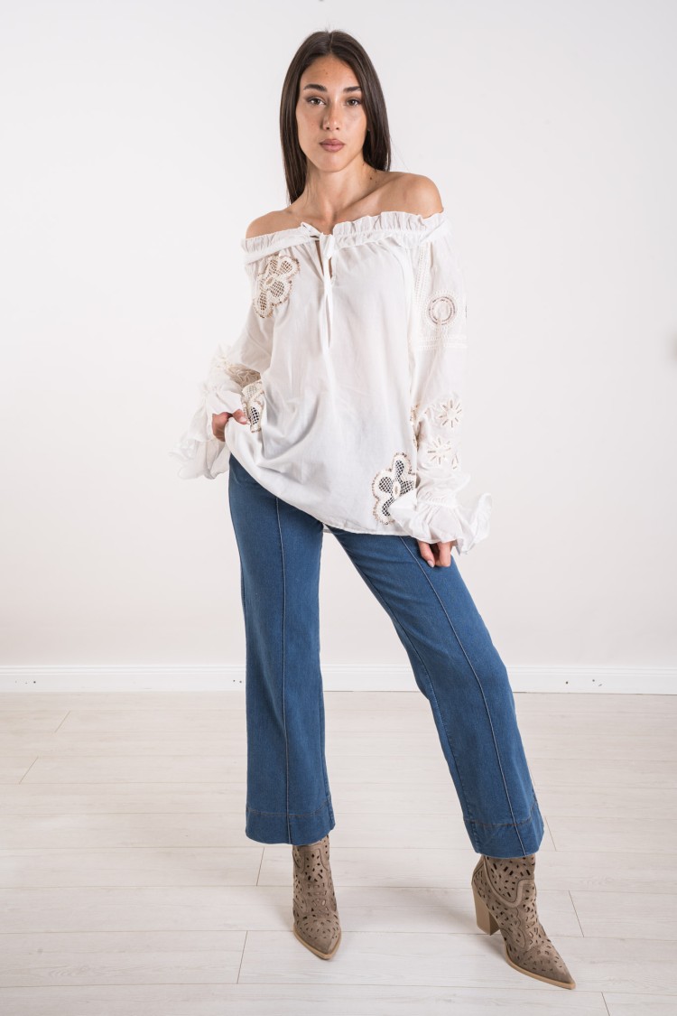 blusa londra con ricami e paillettes  blusa londra con ricami e paillettes  blusa londra con ricami e paillettes