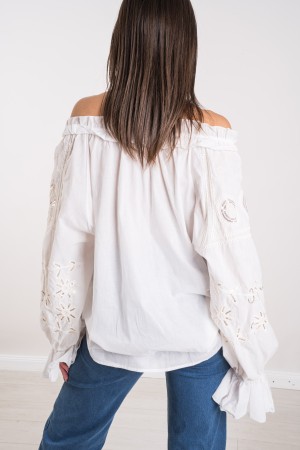 bluse London mit Stickerei und Pailletten Bluse London mit Stickerei und Pailletten Bluse London mit Stickerei und Pailletten