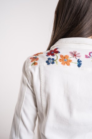 veste de fleur en denim avec veste de fleur en denim multicolore à broder avec veste de fleur de denim de broderie multicolore a