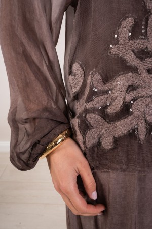 abito lungo monica in seta con ricami e paillettes  abito lungo monica in seta con ricami e paillettes  abito lungo monica in...