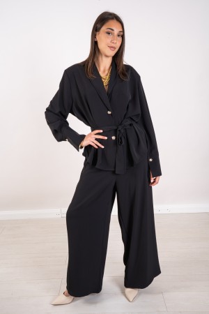 veste et pantalon coordonné de Salerno sur une veste et un pantalon de Salerno coordonnés sur une veste et un pantalon de Salern