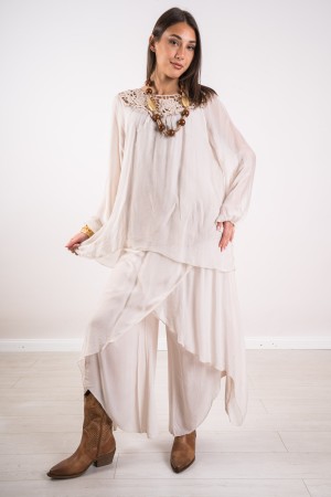 coordinato charm blusa e pantalone in seta con macrame  coordinato charm blusa e pantalone in seta con macrame  coordinato ch...