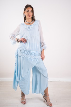 koordinierte kostbare Bluse und Hose mit koordinierter Stickerei Edelbluse und Hose mit koordinierter Stickerei Edelbluse ...