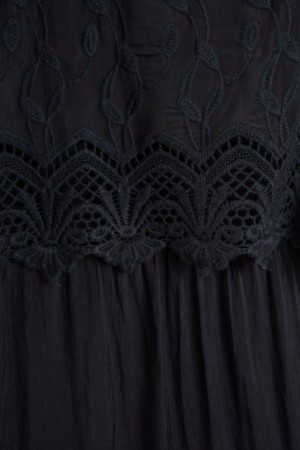 geneva dress with silk embroidery Geneva dress with silk embroidery Geneva dress with silk embroidery