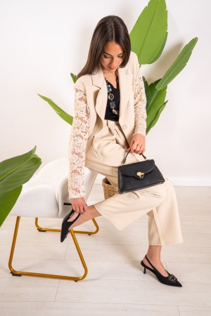 koordinierte Oxford-Kurvenjacke und -hose mit spitzenhülsen koordinierte Oxford-Krümmungsjacke und -hose mit PI-Ärmeln ...