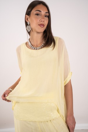 coordinated Hawaii in silk blouse with sequins and trousers with coordinated Hawaii ruffle in silk blouse with sequins and panta