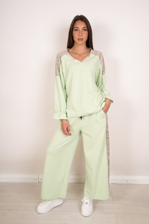 coordinó a Sara Maglia y pantalones acanalados con lentejuelas coordinadas y pantalones acanalados con lentejuelas ...
